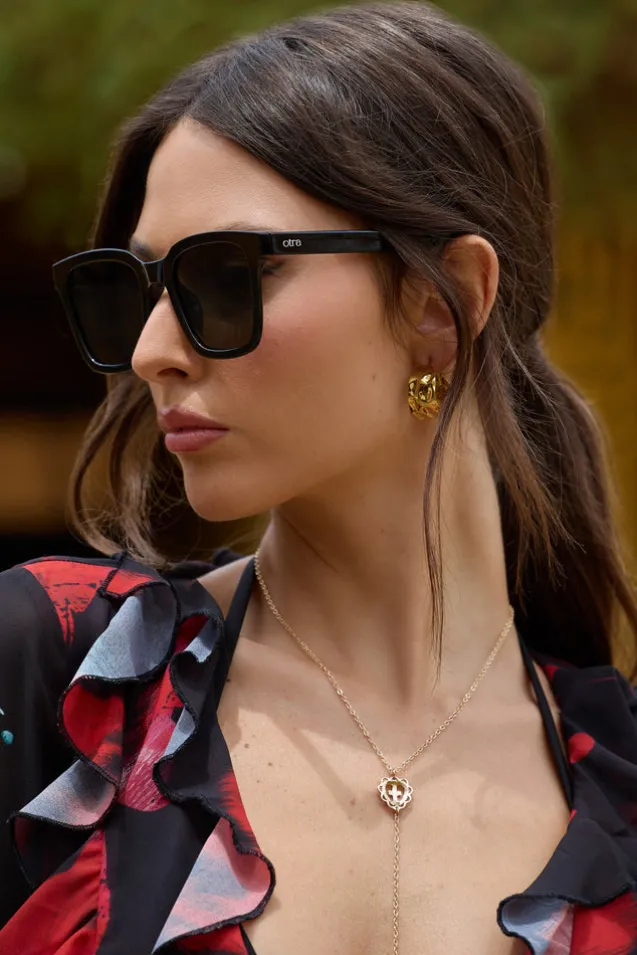 Fyn | Otra Black Oversized Classic Square Sunglasses