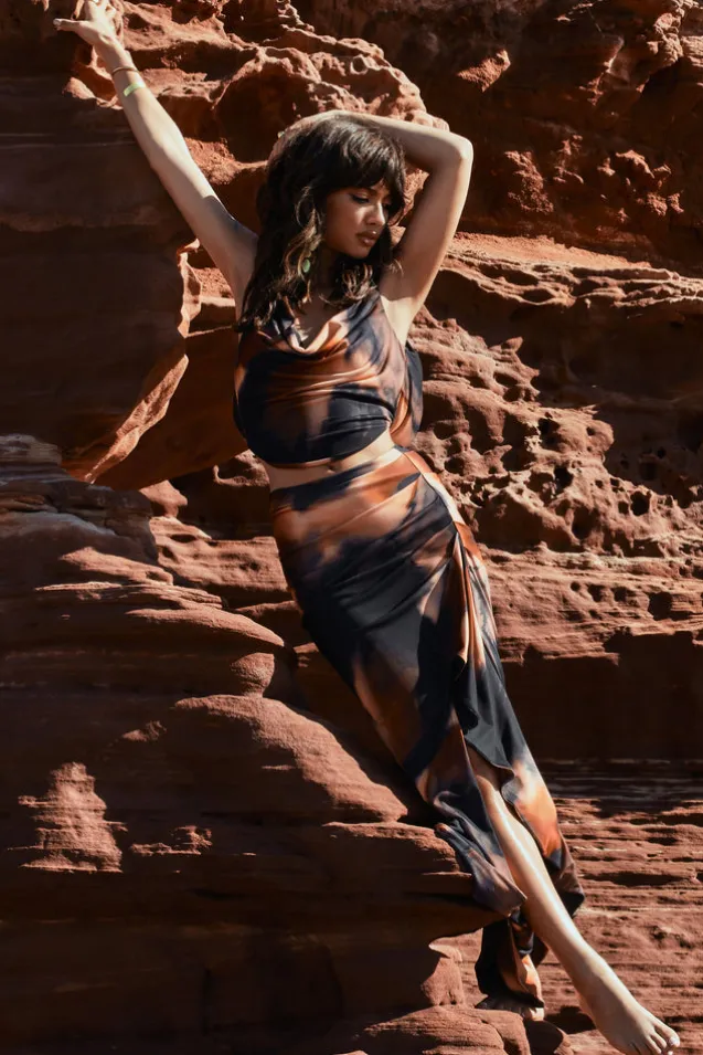 La Belle | Orange Smoke Print Ruffle Maxi Skirt With Thigh Split