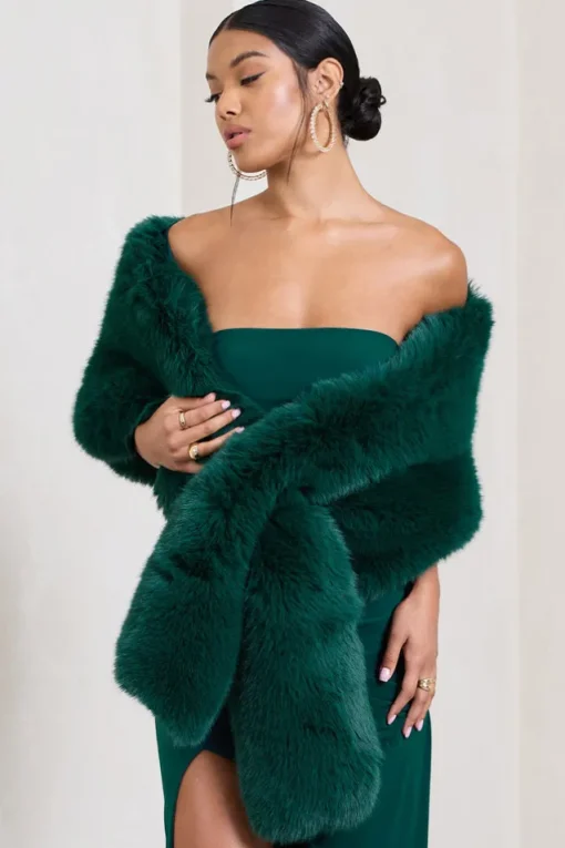 Softly | Green Faux Fur Pull-Through Shawl